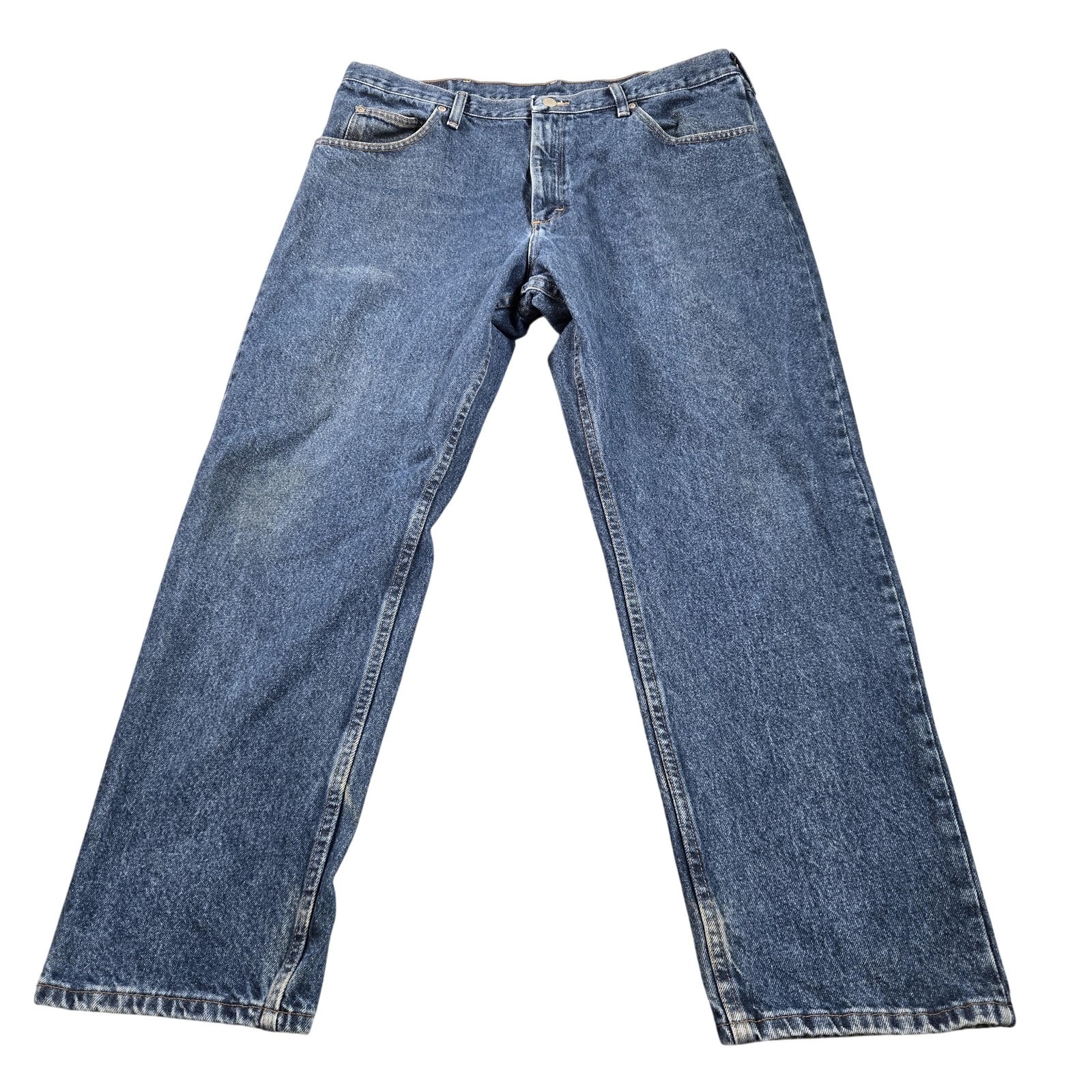 Wrangler Jeans Mens 36x29 (Tag 38x30) Medium Wash Blue Relaxed Straight Denim